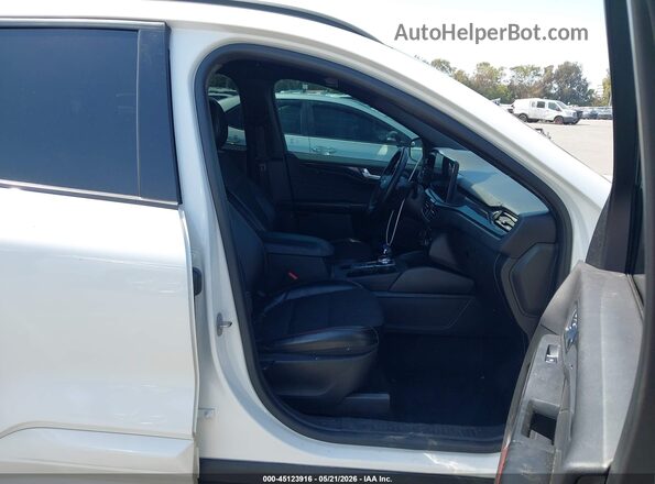 1FMCU0MN7PUA64042 2023 FORD ESCAPE Белый 