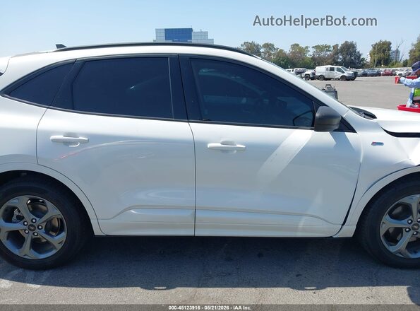 1FMCU0MN7PUA64042 2023 FORD ESCAPE Белый 