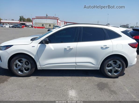 1FMCU0MN7PUA64042 2023 FORD ESCAPE Белый 