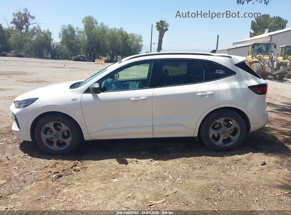 1FMCU0MZ1PUA94544 2023 FORD ESCAPE White Панорамний вид салону 360°