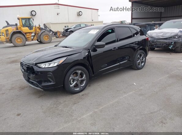 1FMCU0MZ4RUB27992 2024 FORD ESCAPE Черный Передняя левая четверть