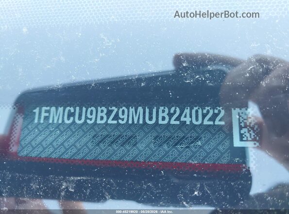 1FMCU9BZ9MUB24022 2021 FORD ESCAPE Red Вид підкапотного простору