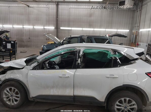 1FMCU9G66NUC01171 2022 FORD ESCAPE White Front view