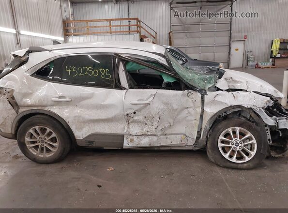 1FMCU9G66NUC01171 2022 FORD ESCAPE White Rear interior view