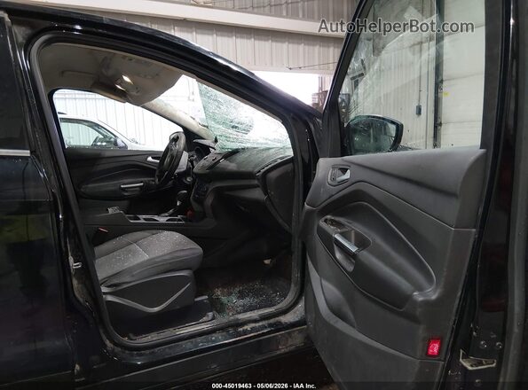1FMCU9G96HUD43387 2017 FORD ESCAPE Черный Вид салона спереди