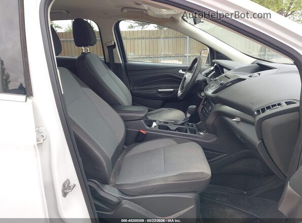 1FMCU9GD5HUB45596 2017 FORD ESCAPE White წინა სალონის ხედი