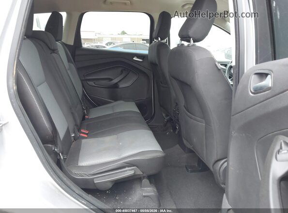 1FMCU9GD5JUC37393 2018 FORD ESCAPE Gray Widok naklejki z numerem VIN