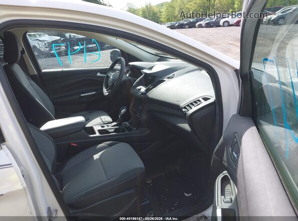 1FMCU9GD5KUB51700 2019 FORD ESCAPE White Вид салону спереду