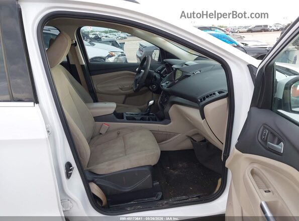 1FMCU9GD8JUC12746 2018 FORD ESCAPE Белый Вид салона спереди