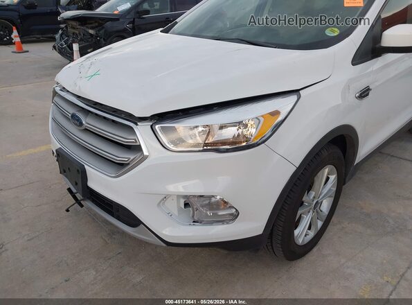 1FMCU9GD8JUC12746 2018 FORD ESCAPE Белый 
