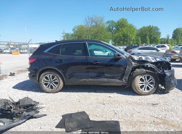 1FMCU9H6XMUA65530 2021 FORD ESCAPE Черный 