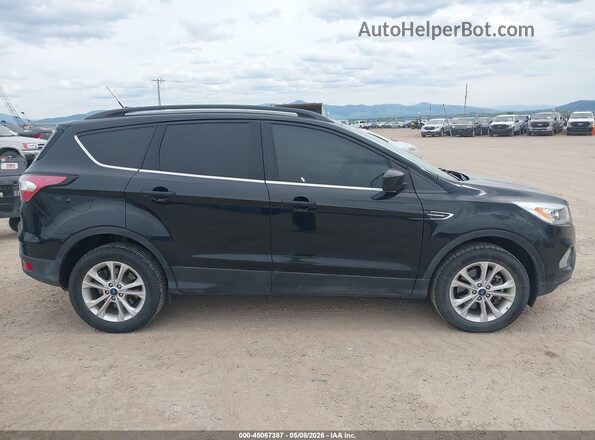 1FMCU9HD1JUD05686 2018 FORD ESCAPE Черный Вид задней части салона