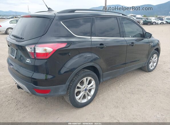 1FMCU9HD1JUD05686 2018 FORD ESCAPE Черный Задняя правая четверть