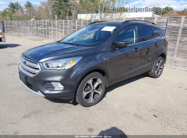 1FMCU9HD4JUB60823 2018 FORD ESCAPE Gray წინა მარცხენა ხედი სამი მეოთხედიდან