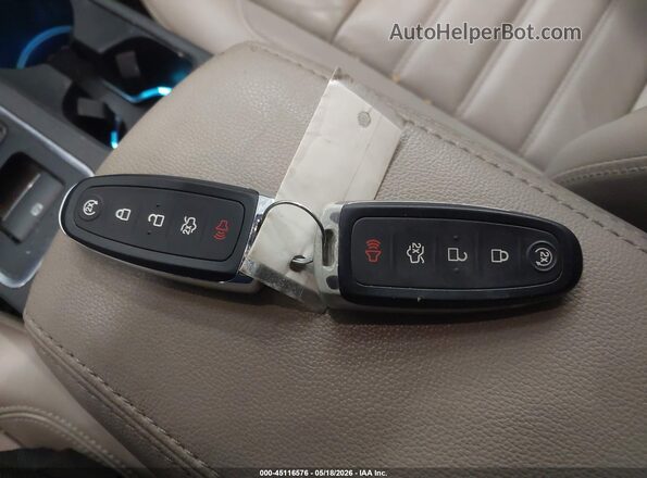 1FMCU9J93JUB35949 2018 FORD ESCAPE White Widok deski rozdzielczej
