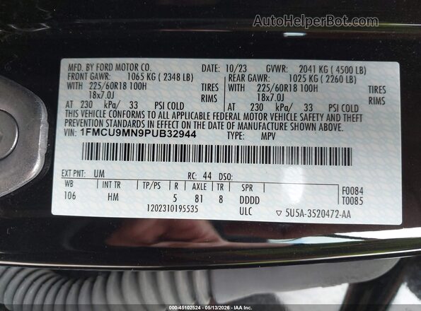 1FMCU9MN9PUB32944 2023 FORD ESCAPE Black Vista del compartimento del motor