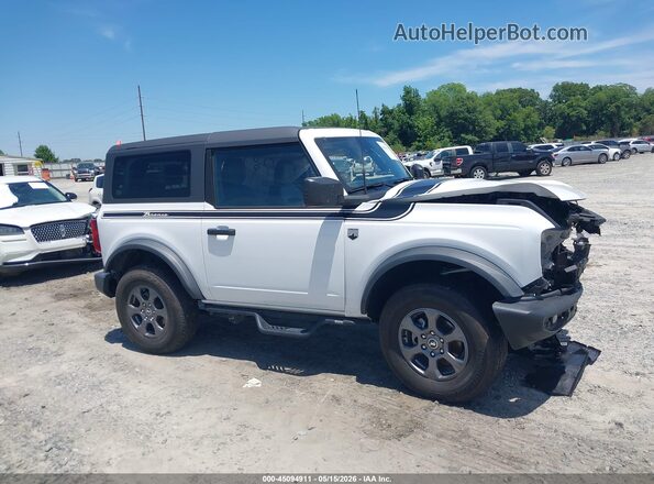 1FMDE5AP8PLC18686 2023 FORD BRONCO White Widok wnętrza z tyłu