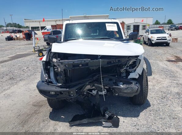 1FMDE5AP8PLC18686 2023 FORD BRONCO White Widok zestawu wskaźników