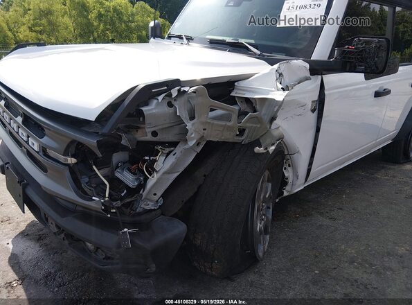1FMDE5BHXPLB01473 2023 FORD BRONCO Белый Вид спереди