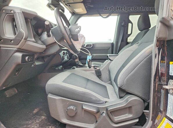 1FMDE5DH6PLB33527 2023 FORD BRONCO Black Front interior view