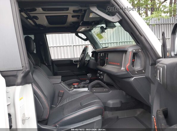 1FMEE0RR9TLA42741 2026 FORD BRONCO Gray Vista interior delantera