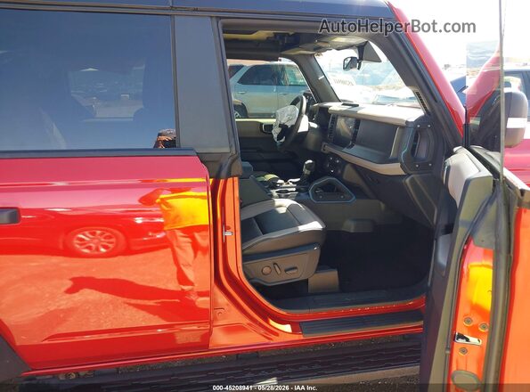 1FMEE2BP3RLA88739 2024 FORD BRONCO Red Widok wnętrza z przodu