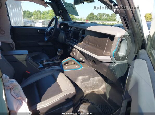 1FMEE5DP0PLB86042 2023 FORD BRONCO Silver წინა სალონის ხედი