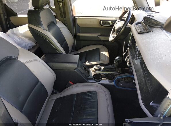 1FMEE5DP1PLB30255 2023 FORD BRONCO Бирюзовый Вид салона спереди