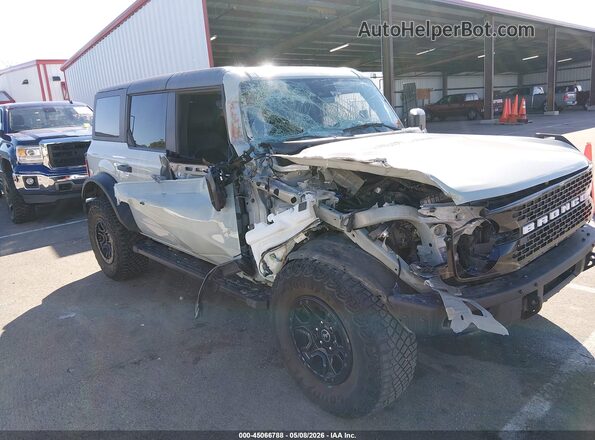 1FMEE5DP1PLB30255 2023 FORD BRONCO Бирюзовый Вид спереди