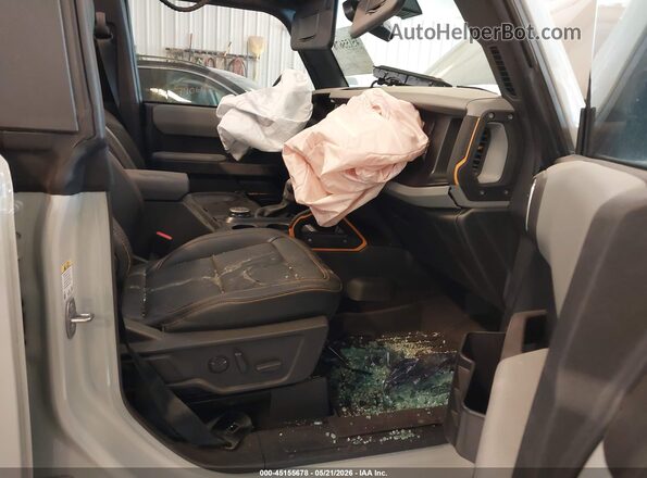 1FMEE5DP3PLC08972 2023 FORD BRONCO Gray Vista interior delantera