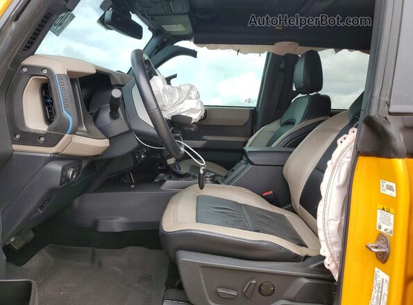 1FMEE5DPXNLA96572 2022 FORD BRONCO Yellow Widok wnętrza z przodu