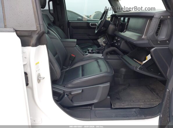 1FMEE7BH2SLB09852 2025 FORD BRONCO White Սալոնի դիմացի տեսք