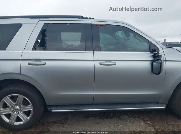 1FMJU1HT9LEA14124 2020 FORD EXPEDITION Silver Widok wnętrza z tyłu