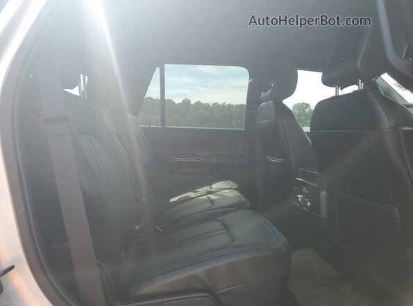 1FMJU2AT8JEA34099 2018 FORD EXPEDITION Silver 