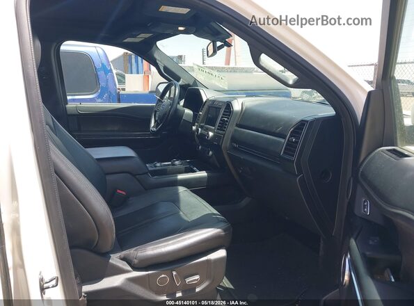 1FMJU2ATXJEA17899 2018 FORD EXPEDITION White Front interior view