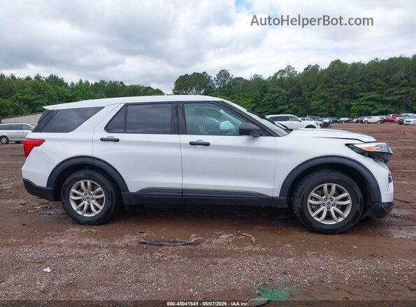 1FMSK7BH6MGA55821 2021 FORD FORD EXPLORER White Widok wnętrza z tyłu