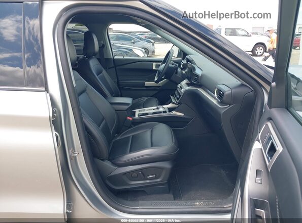 1FMSK7DHXRGA37665 2024 FORD FORD EXPLORER Silver წინა სალონის ხედი