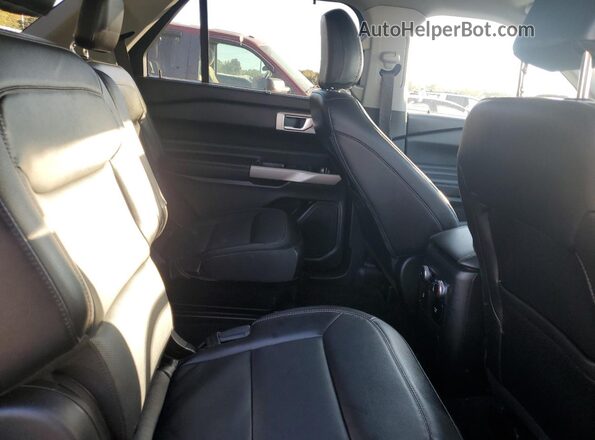 1FMSK7FH6NGA56706 2022 FORD EXPLORER Black Rear interior view