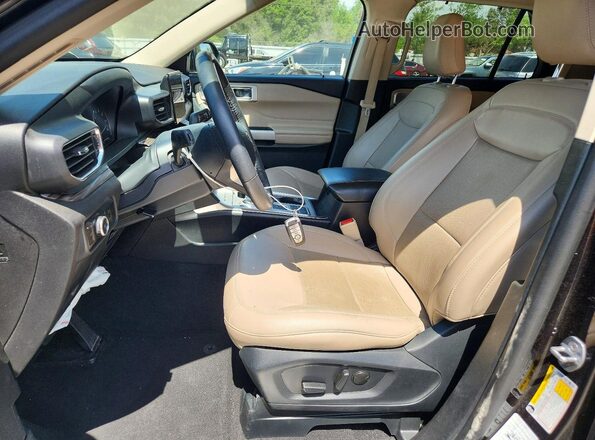 1FMSK7FH6RGA29737 2024 FORD EXPLORER Black Front interior view
