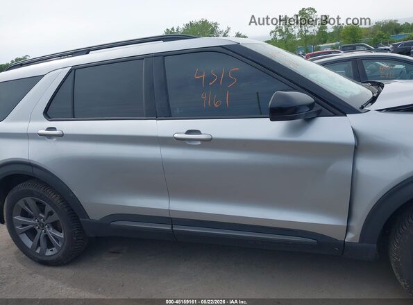1FMSK8DH1NGA17773 2022 FORD EXPLORER Gray Vista interior trasera