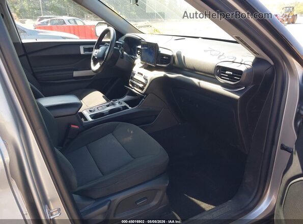 1FMSK8DH3NGA47132 2022 FORD FORD EXPLORER Silver Vista interior delantera