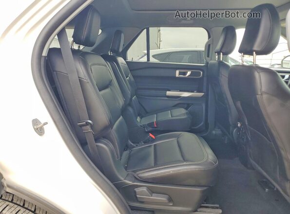 1FMSK8DH6NGA47206 2022 FORD EXPLORER White Սալոնի հետևի տեսք