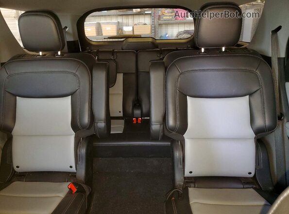 1FMSK8DH6RGA14924 2024 FORD EXPLORER White უკანა სავარძლების ხედი