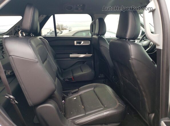 1FMSK8DH7RGA19727 2024 FORD EXPLORER Белый Вид задней части салона