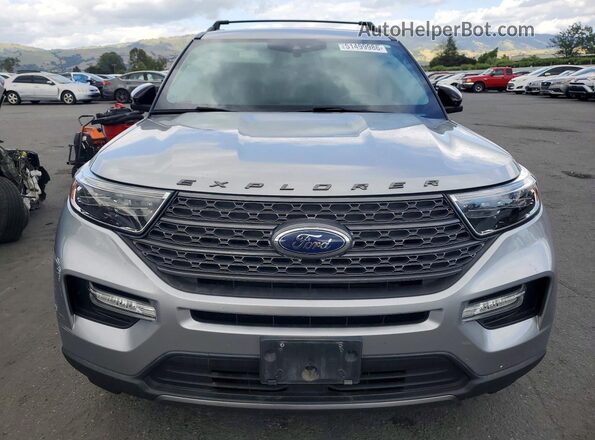 1FMSK8DHXNGA21014 2022 FORD EXPLORER Silver Widok z przodu