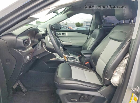 1FMSK8DHXNGA21014 2022 FORD EXPLORER Silver Widok wnętrza z przodu