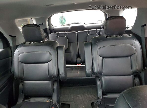 1FMSK8DHXNGA88986 2022 FORD EXPLORER White Rear seats view
