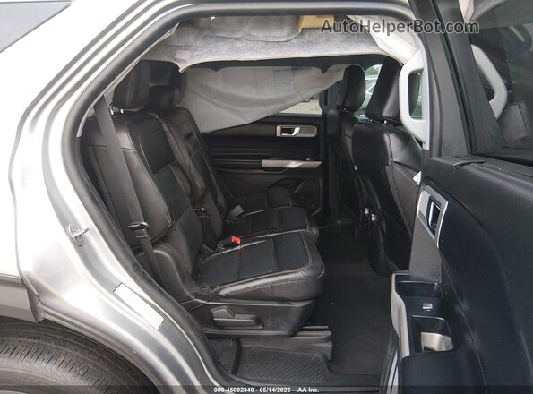 1FMSK8FH4NGA51168 2022 FORD EXPLORER Silver Widok naklejki z numerem VIN