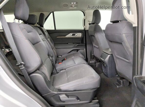 1FMUK8DHXSGC08922 2025 FORD EXPLORER Silver Սալոնի հետևի տեսք