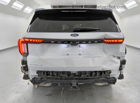 1FMUK8DHXSGC08922 2025 FORD EXPLORER Silver Հետևի տեսք